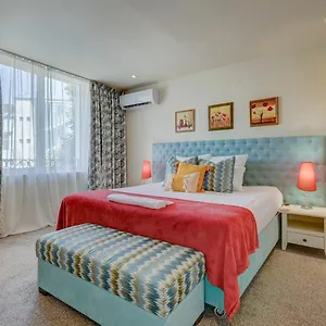 Gasthof Boutique, Warna